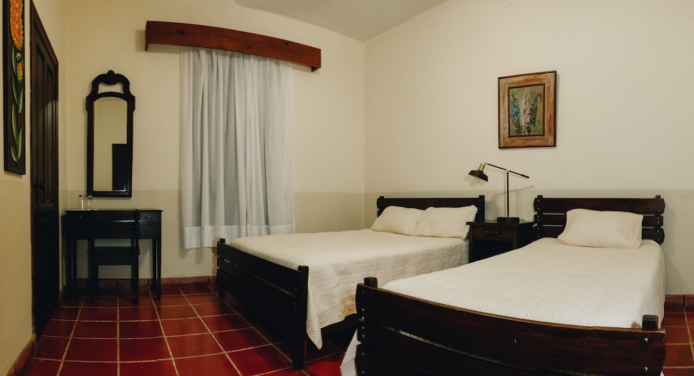 Standard Triple Room, Multiple Beds, Private Bathroom, Garden View photo 2