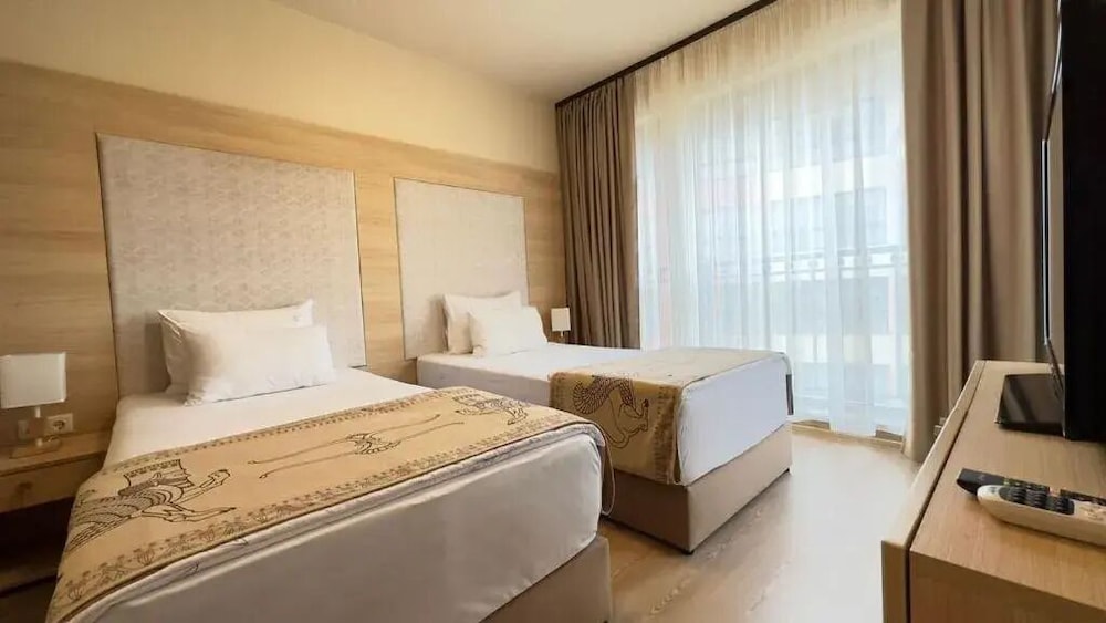 Family Suite, 1 Bedroom, Park View photo 3