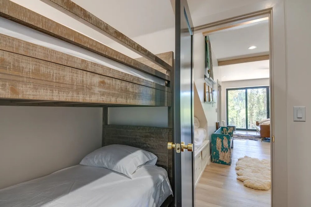 Cabin, 2 Bedrooms photo 1
