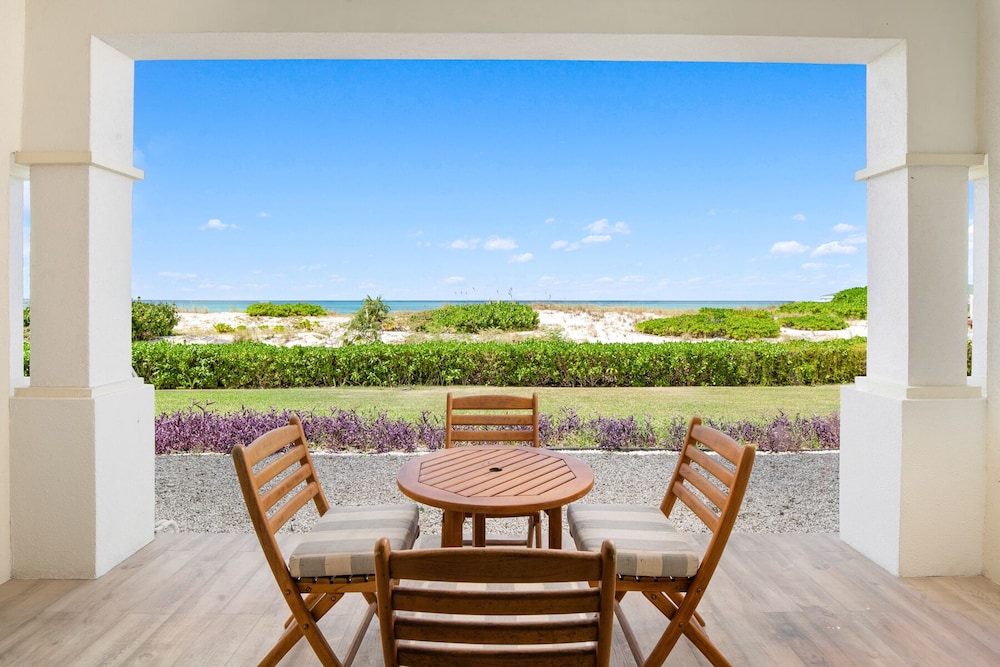 Deluxe Suite, 1 Bedroom, Partial Ocean View (Recently Renovated) - Photo 5