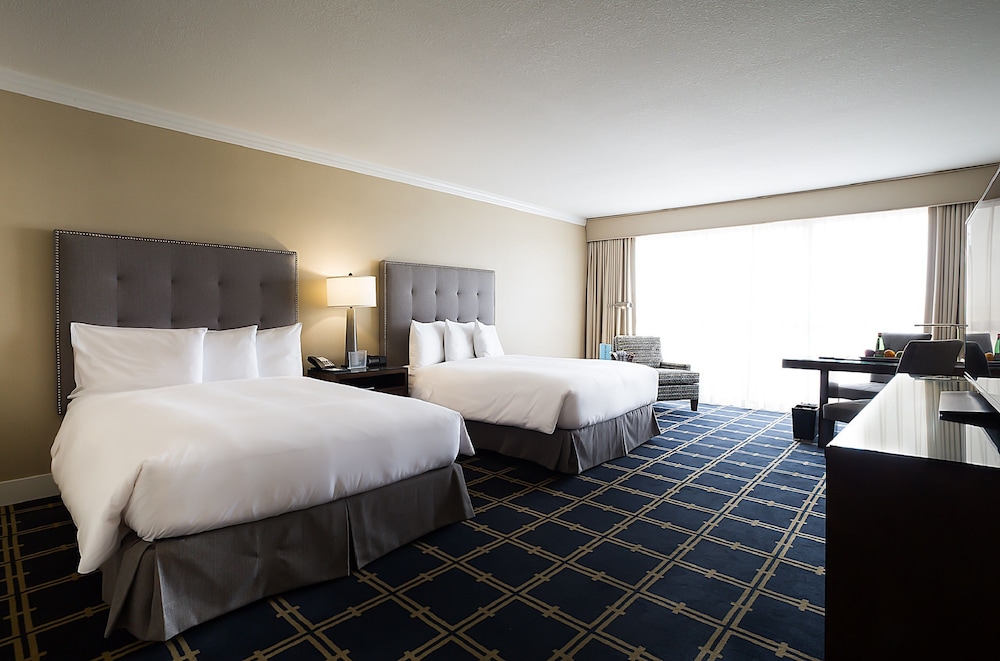 Deluxe Room, 2 Queen Beds photo 2