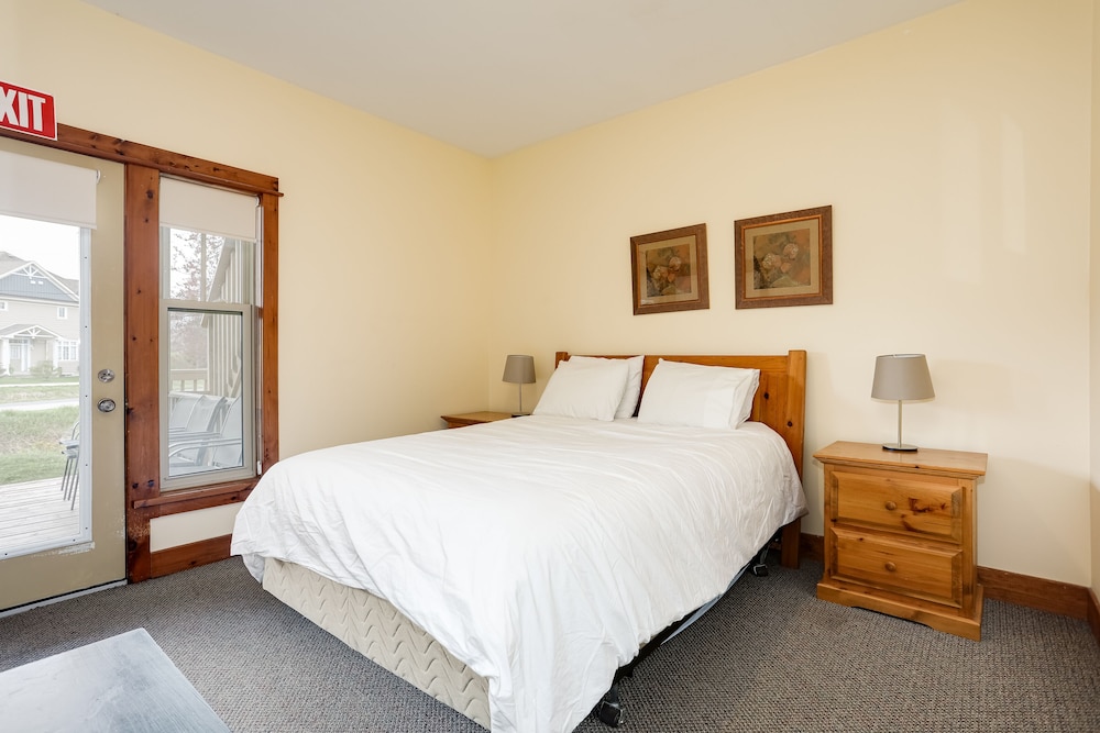 Chalet, 5 Bedrooms (BV 1 - Aurora Chalet, Pool Access) photo 2