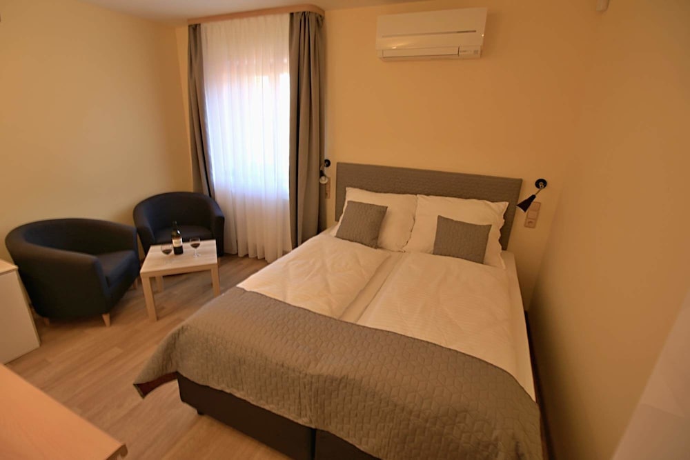Comfort Suite photo 3