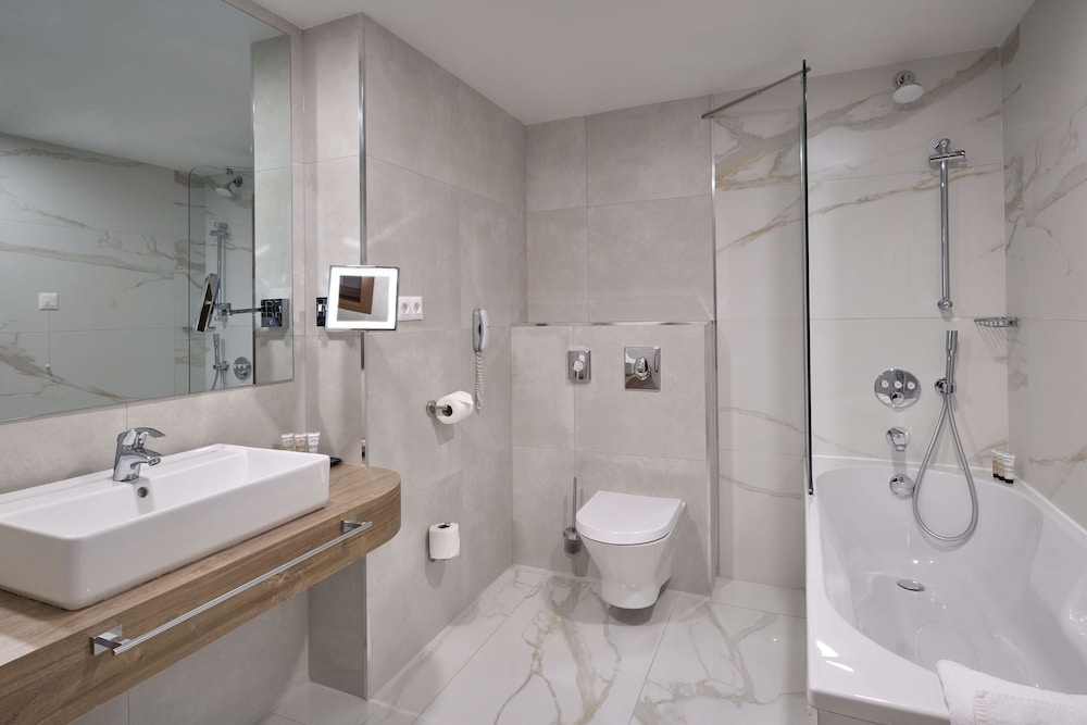 Premium Room - Photo 7