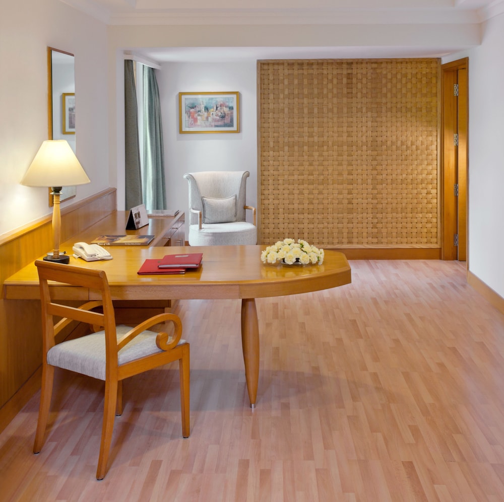 Premier Suite - Photo 2