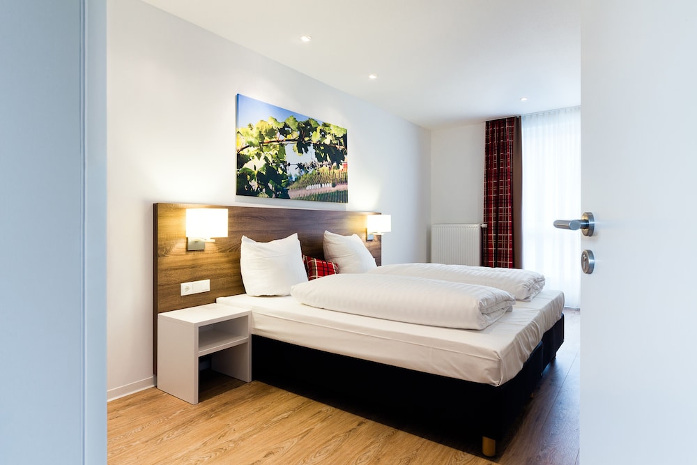 Double Room, Accessible - Photo 1