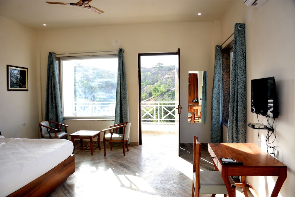 Deluxe Double Room - Photo 21
