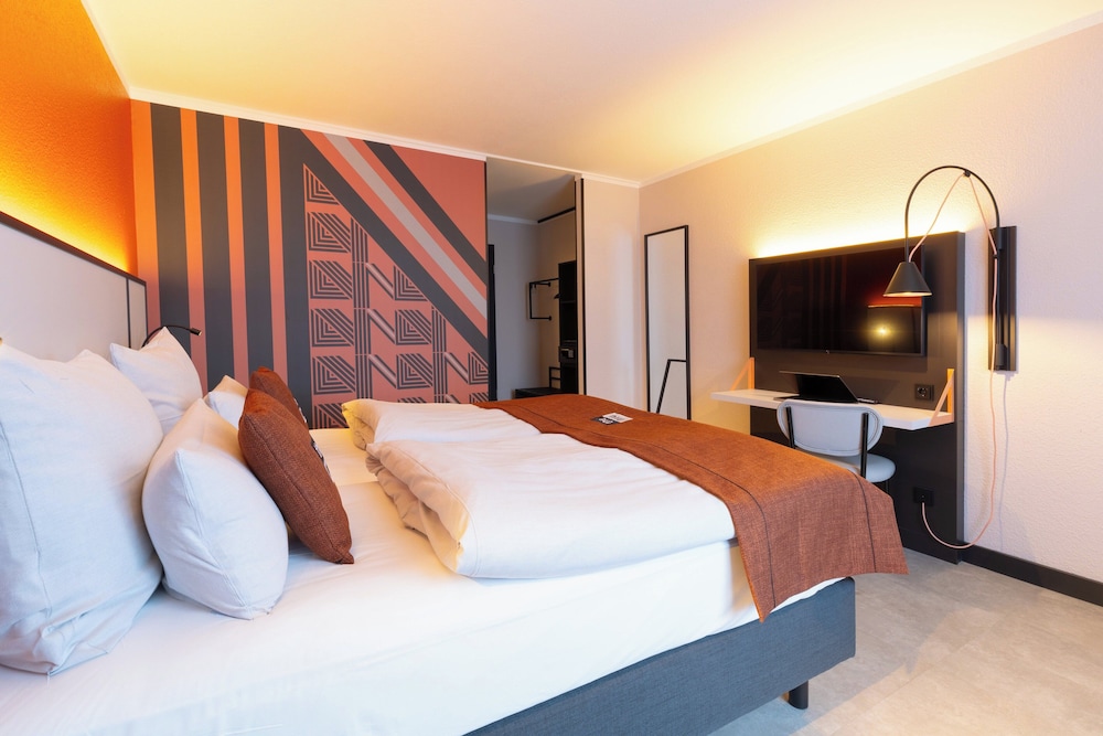 Premium Room, 1 Queen Bed - Photo 20