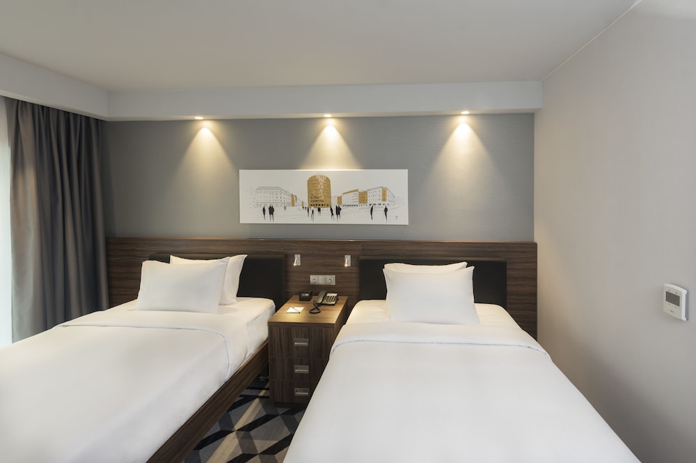 Twin Room, 2 Twin Beds - Photo 4