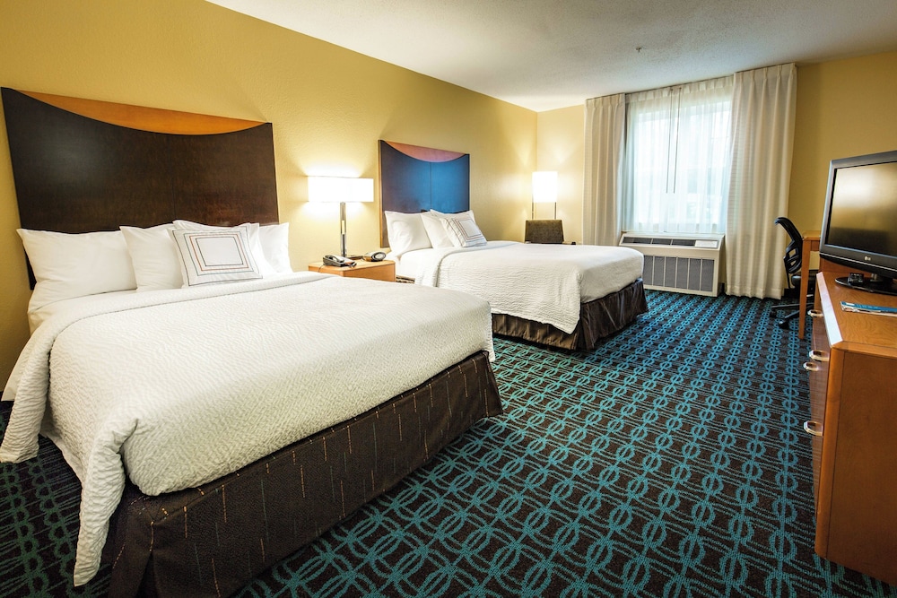 Traditional Room, 2 Double Beds, Partial Ocean View (Mobility/Hearing Access, Roll-in Shwr) photo 1
