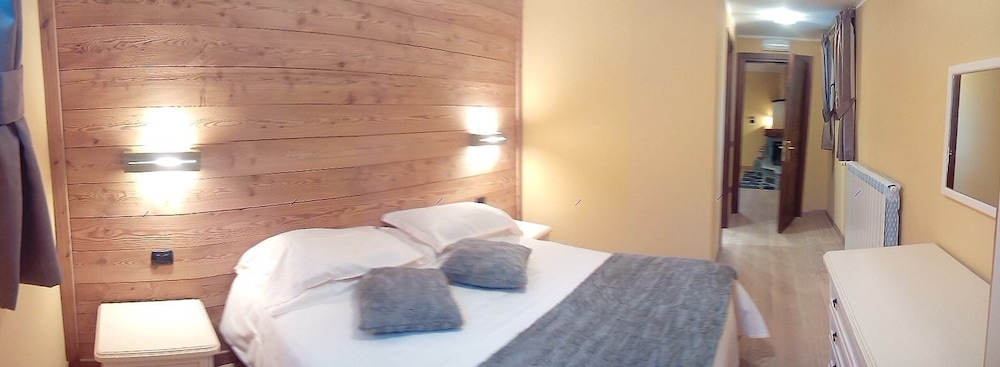 Double or Twin Room photo 1