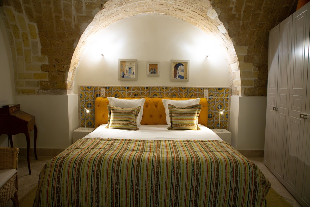 Traditional Suite