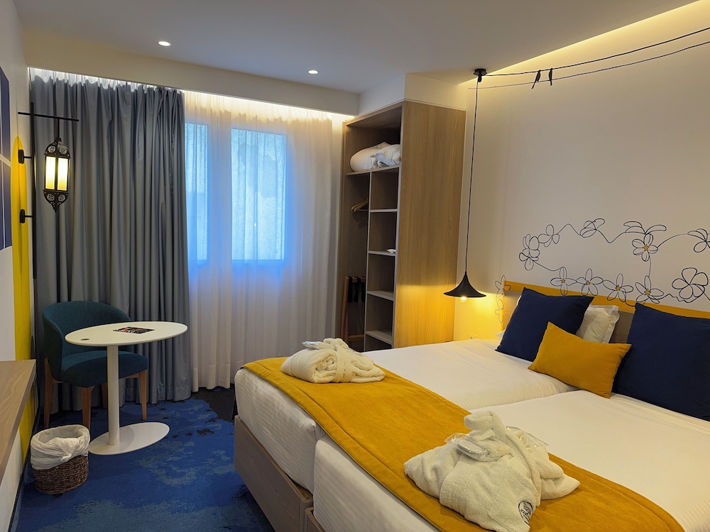 Executive Room - Photo 3