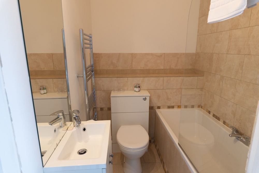 Double Room, Ensuite (Super King Bed) photo 3