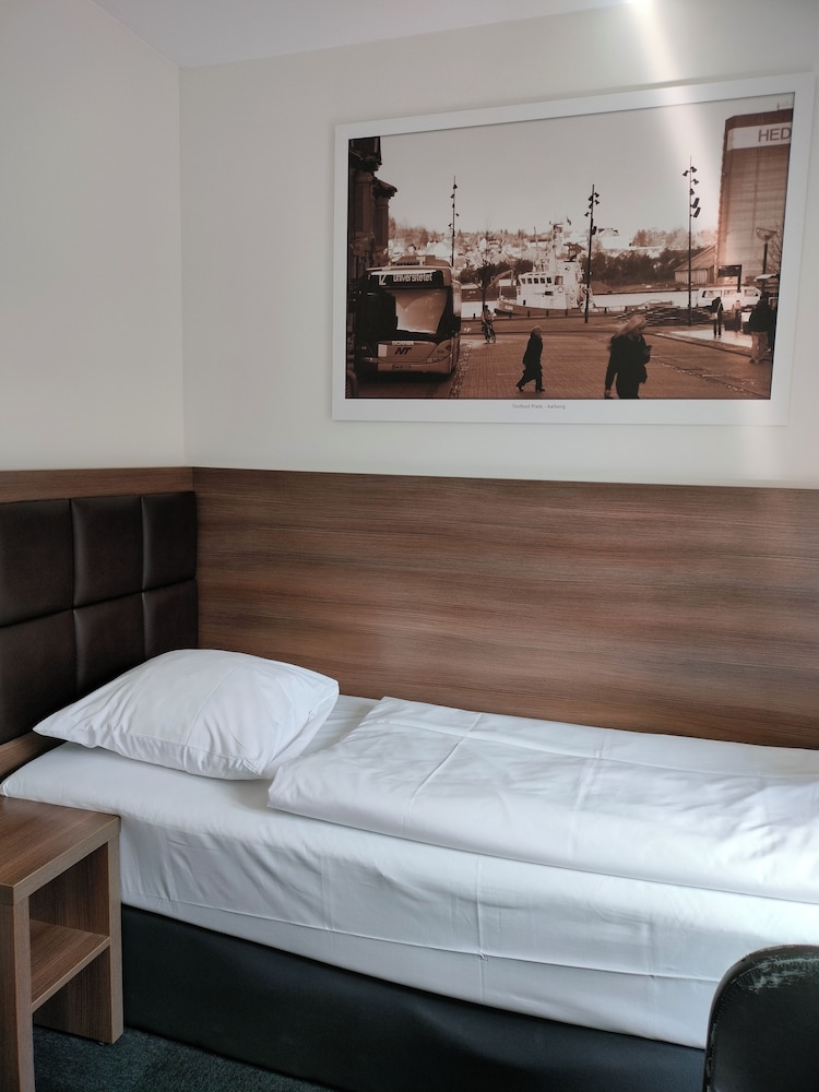 Premium Single Room photo 1