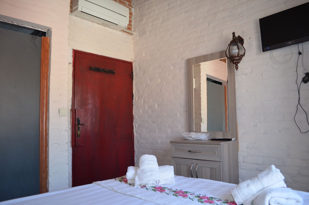 Standard Double Room - Photo 6