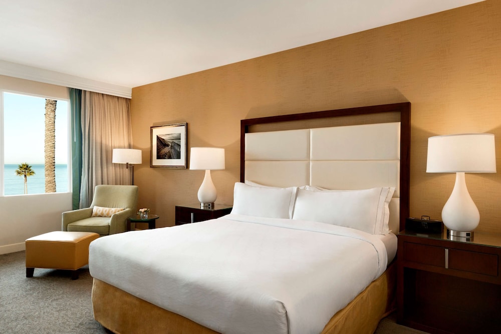 Room, 1 King Bed, Ocean View (First Floor) - Photo 3
