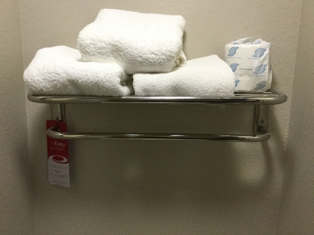 Standard Room, 2 Queen Beds, Non Smoking - Photo 24