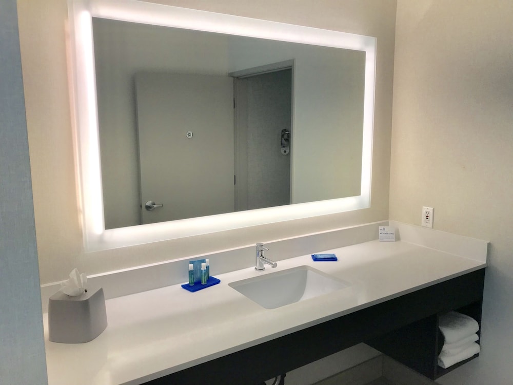 Suite, 1 Bedroom photo 2