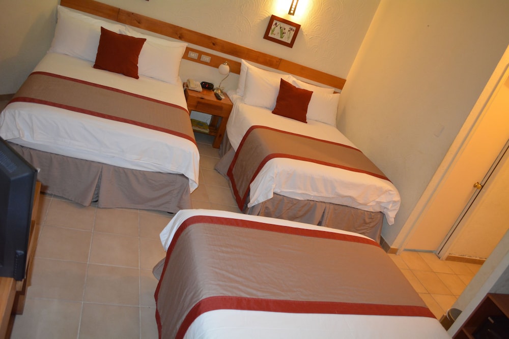 Deluxe Triple Room - Photo 2