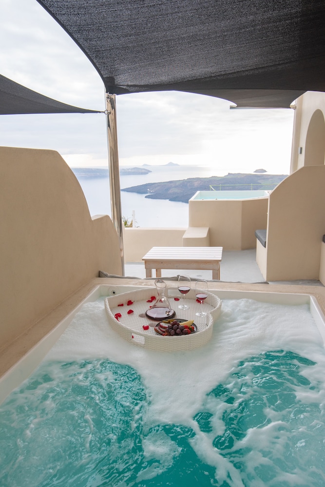 Cave Suite, Caldera View, Outdoor Hot Tub - Photo 17