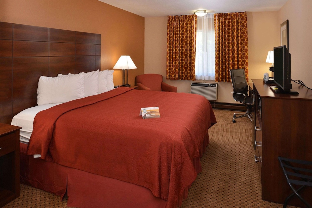 Standard Room, 1 King Bed, Non Smoking - Photo 2
