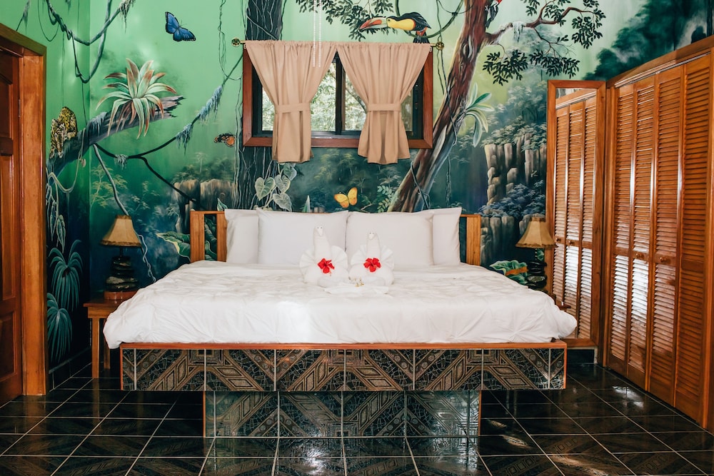 Mariposa Deluxe Executive Suite