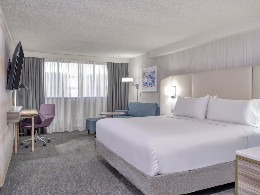 Suite, 2 Bedrooms, Accessible Bathtub (Communications) - Photo 3