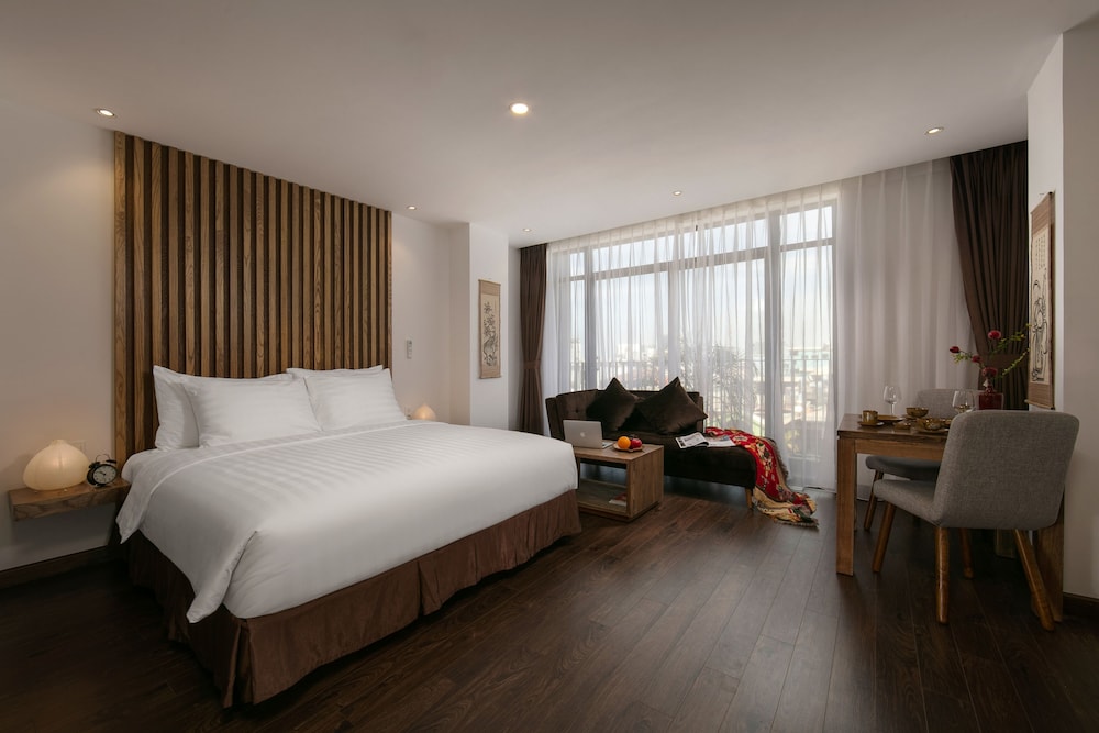 Family Suite, 2 Bedrooms, Bathtub, City View