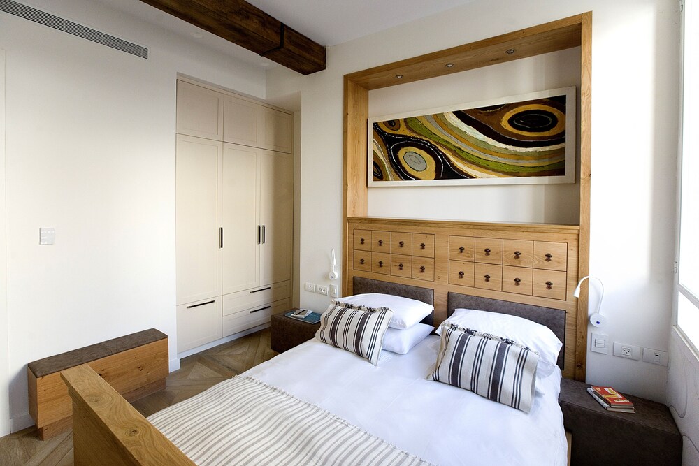Luxury Apartment, 2 Bedrooms, Ground Floor photo 3