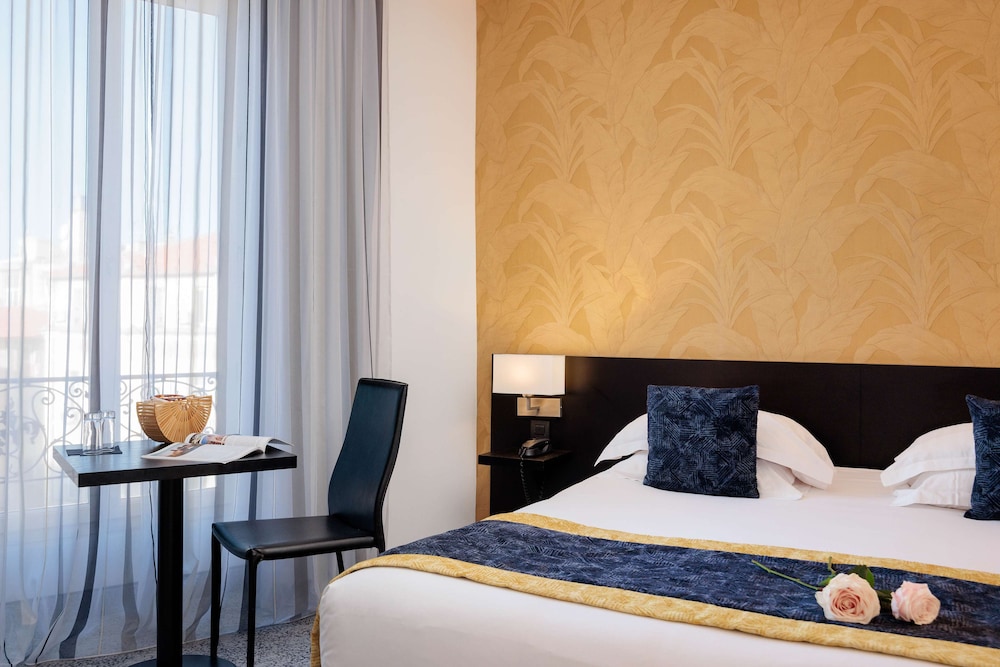 Superior Room, 1 King Bed, Non Smoking (Twin bed on request) - Photo 7