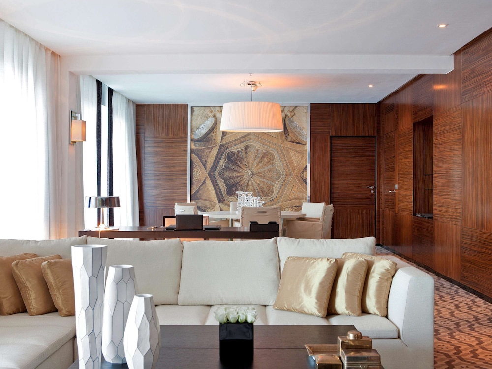 Club Suite, 1 King Bed, Club Lounge Access (Prestige)