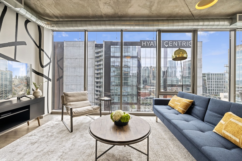 One Bedroom Deluxe Apartment - Photo 4