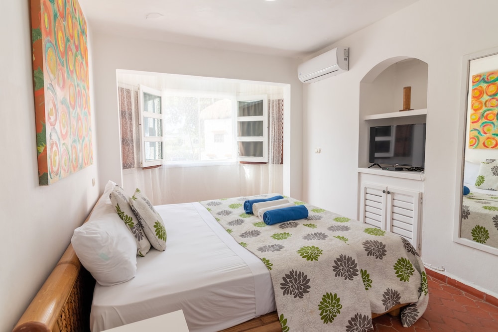 Comfort Apartment, 3 Bedrooms, Lanai, Garden View