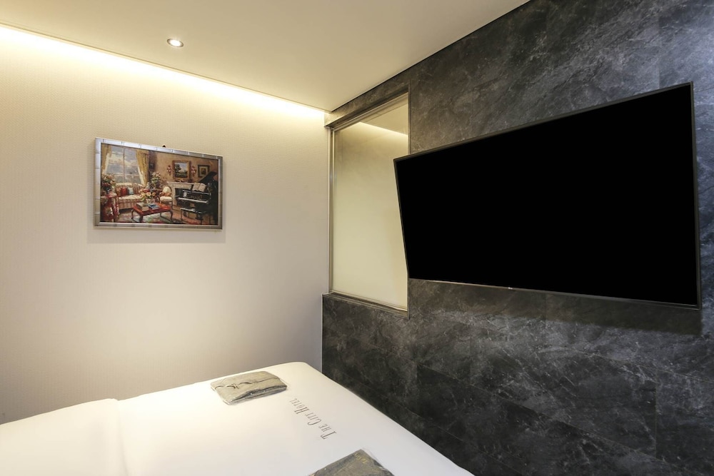 VIP Room - Photo 2