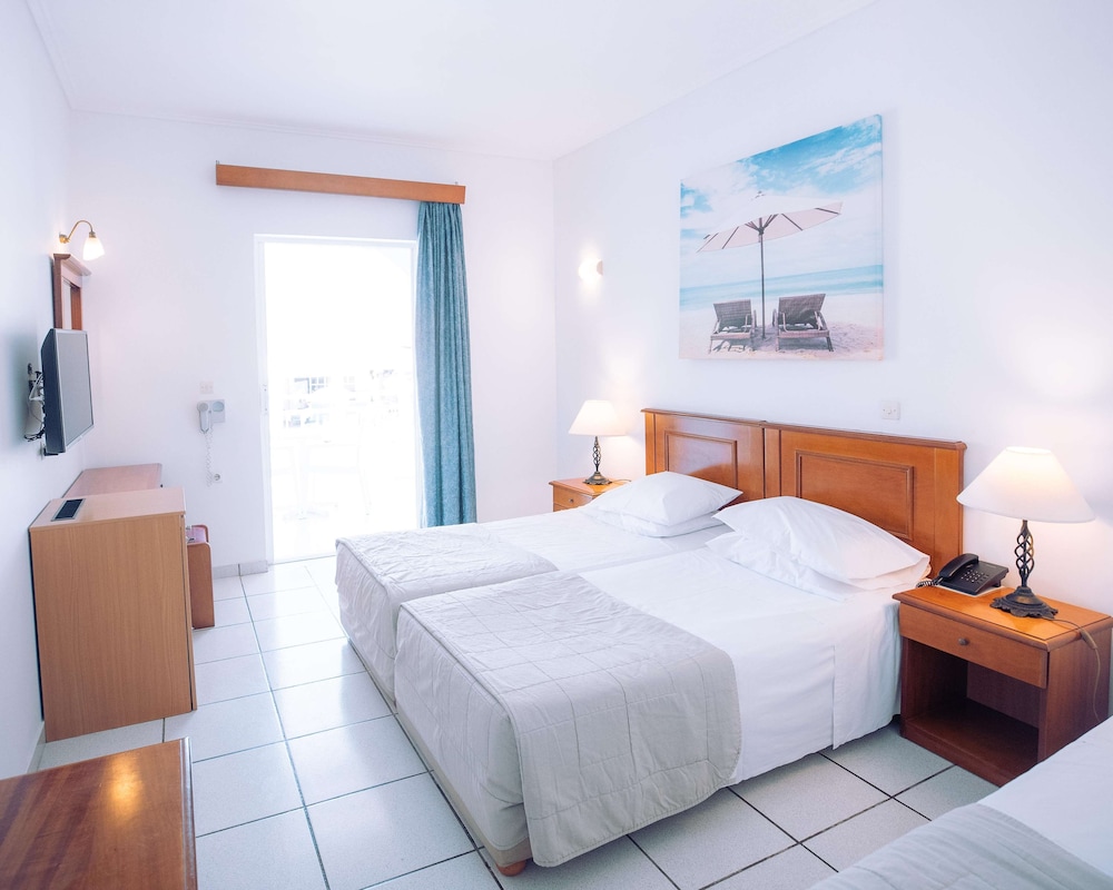 Comfort Room - Photo 1