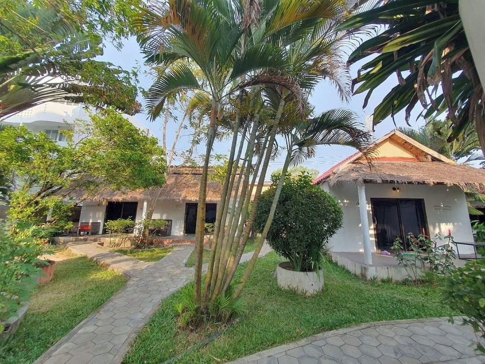 Deluxe Bungalow, Garden View photo 1