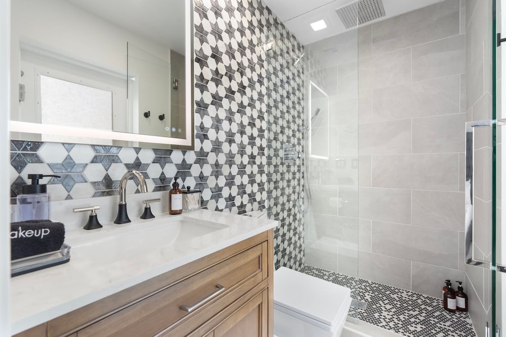 NEW The Hensley on Hubbell Designer Oasis w Pool, Photo 34