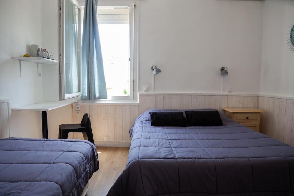 Standard Triple Room, City View photo 1