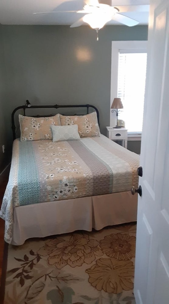 Double Room, 1 Queen Bed