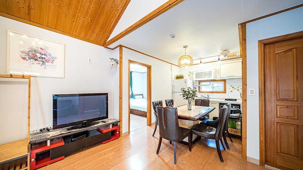 Basic Room, 1 Bedroom (Familyroom) - Photo 2