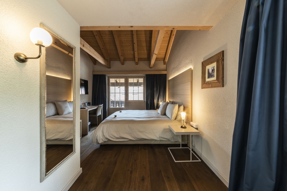 Standard Double Room, 1 Queen Bed, Balcony photo 3
