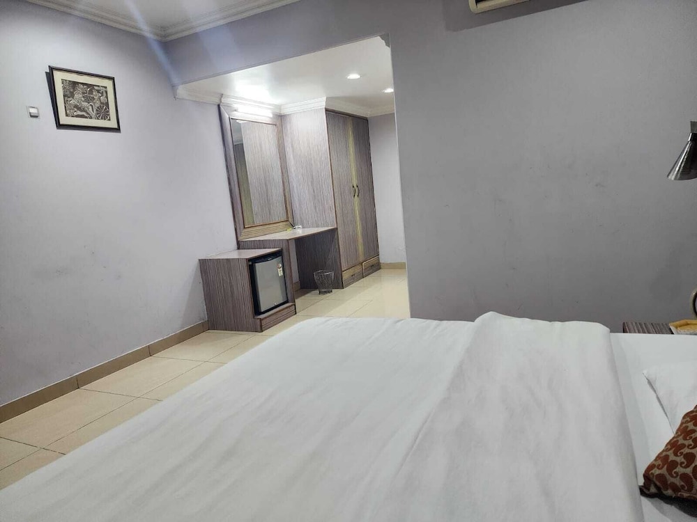 Deluxe Room - Photo 7