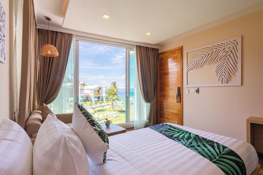 Deluxe Villa Seaside View - Photo 1