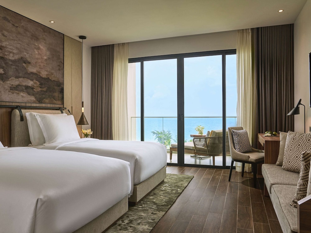 Superior Twin Room, 2 Twin Beds, Balcony, Sea View - Photo 4