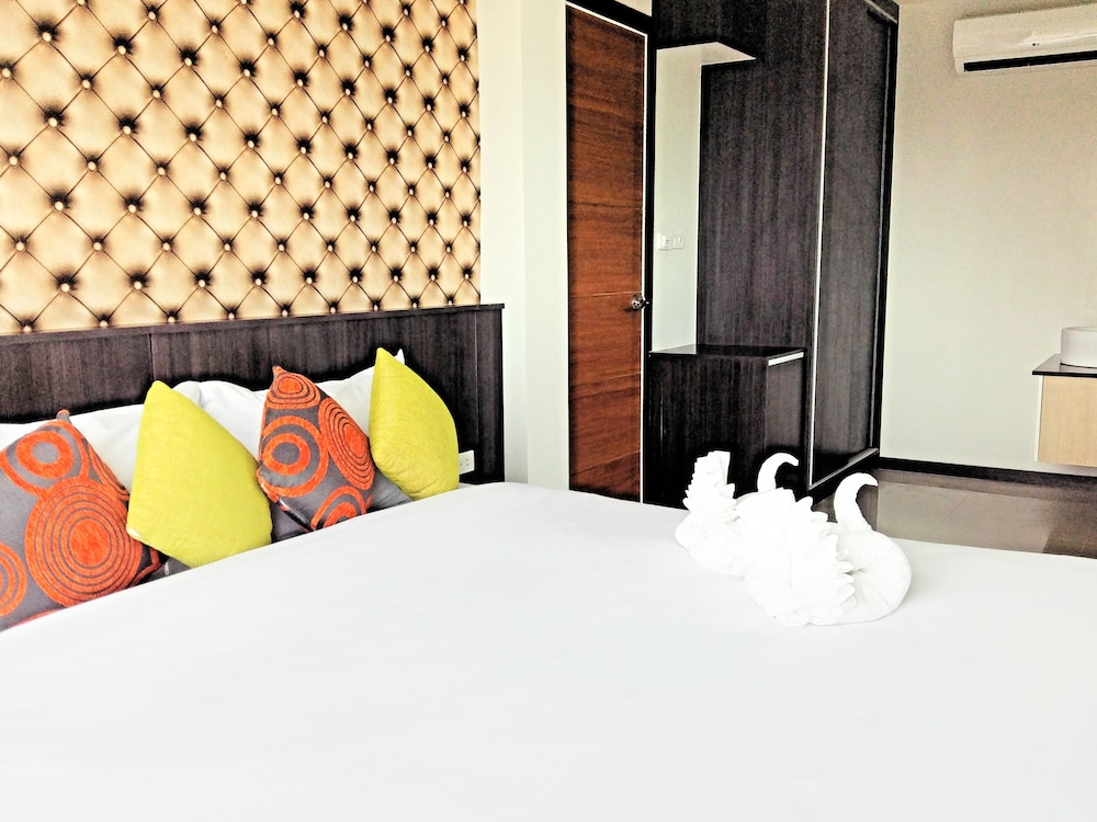 Deluxe Double Room, 1 King Bed photo 3