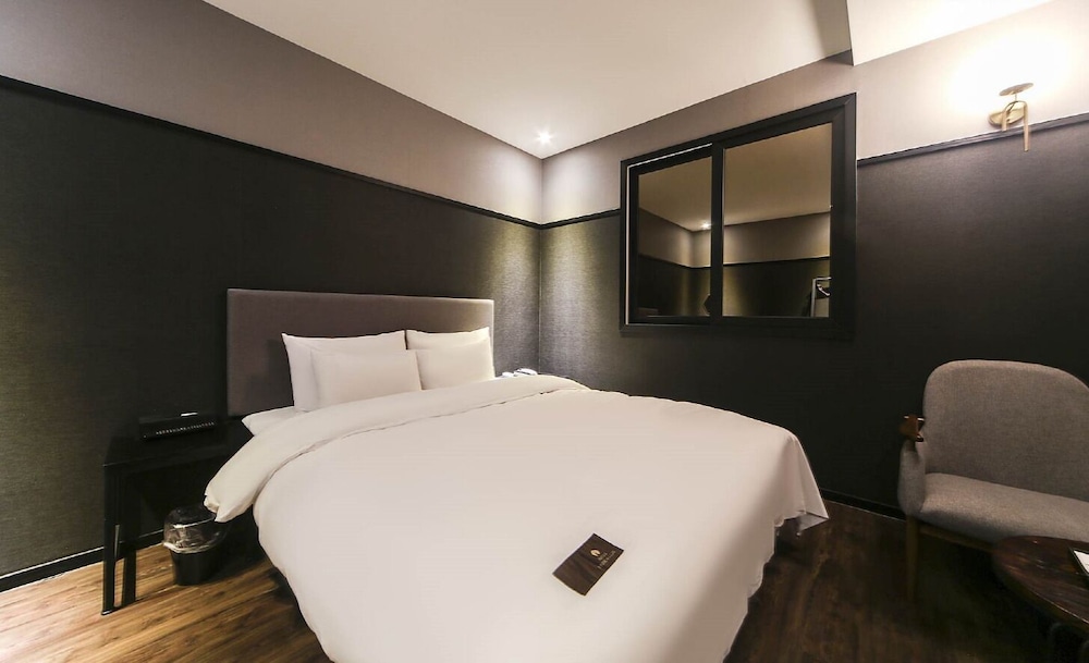 Standard Room - Photo 9