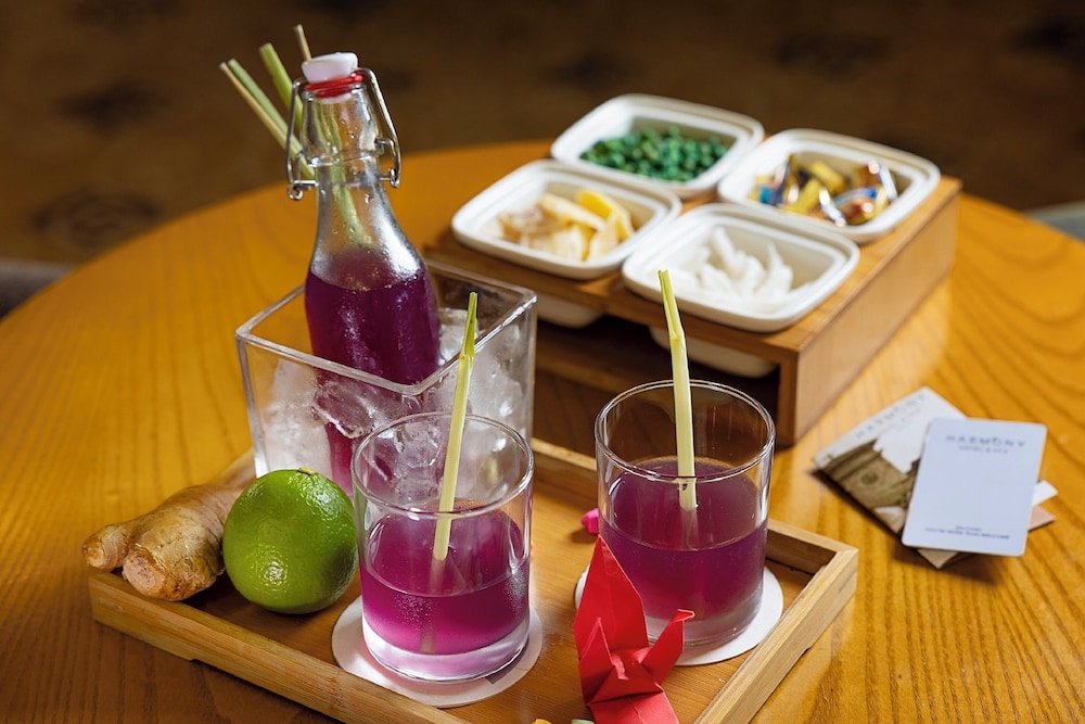 Signature Retreat Suite - Daily Free Afternoon & Mini Bar photo 3
