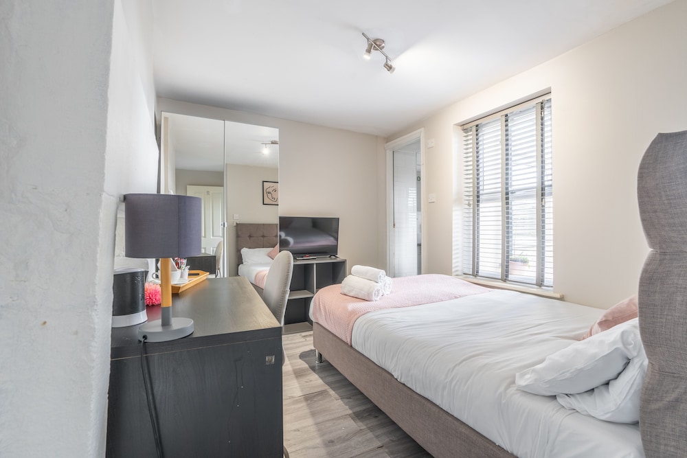 Basic Double Room photo 3
