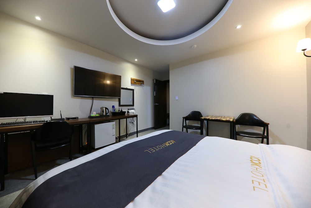 Standard Room photo 2
